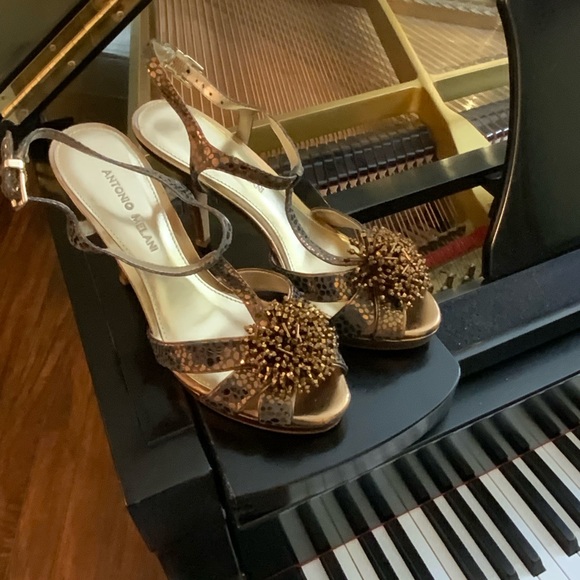 Sandals - Picture 4 of 10